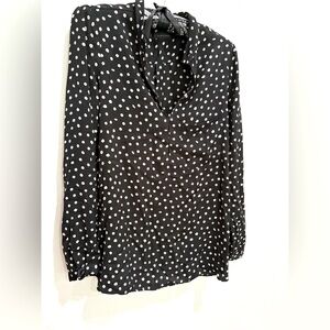 Zara Women’s Black and Tan Patterned Flowy Blouse, Small